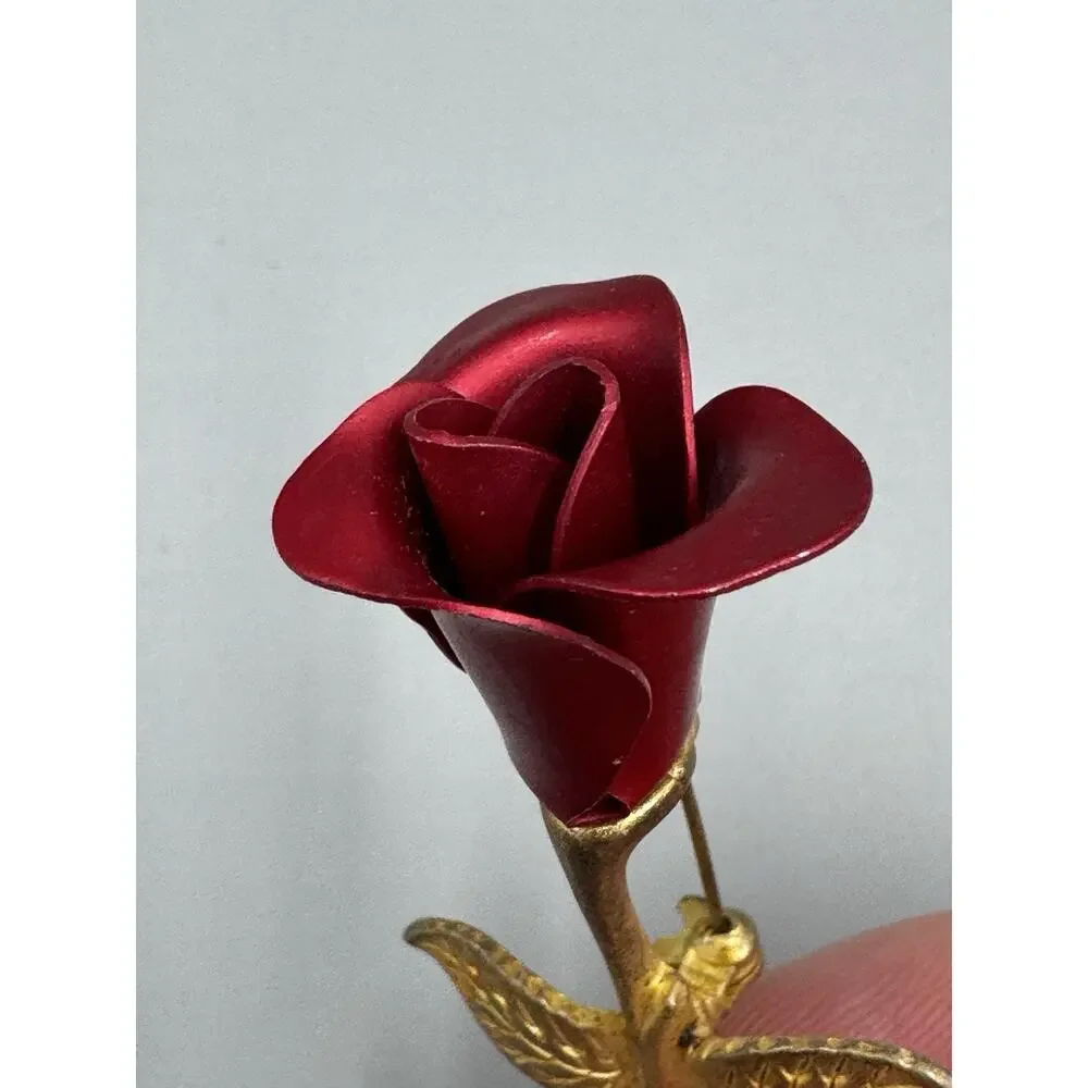Vintage Avon Red Rose Bud Gold Colored Stem‎ Brooch Lapel Pin